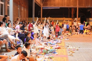 Kriz Tsiaz Trung thu thiaz krưr nhiax cơưv ntơưr trâu mê nhuôv zâuk