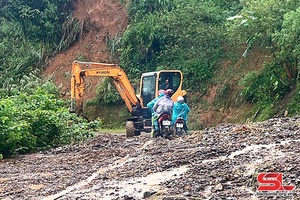 Bảo đảm an toàn giao thông trong mùa mưa lũ