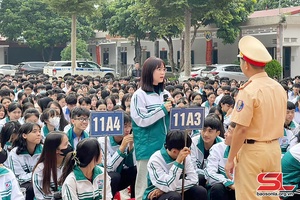 'Tuyên truyền đảm bảo an toàn giao thông trong học sinh