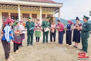 'Giữ vững thế trận lòng dân