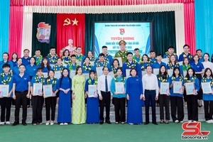 'Học Bác về tinh thần tự lực, tự cường, cần cù, sáng tạo