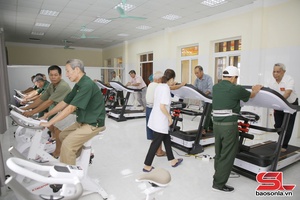 'Tô thắm truyền thống “Uống nước nhớ nguồn”