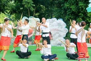 'Phát triển phong trào văn nghệ quần chúng