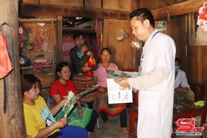 'Chủ động chăm sóc sức khỏe nhân dân ở xã khó khăn