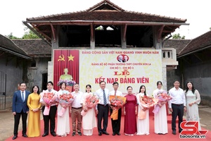 'Bồi dưỡng thế hệ học sinh “vừa hồng, vừa chuyên”