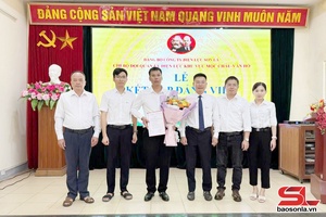 'Đảng bộ xuất sắc tiêu biểu 5 năm liền