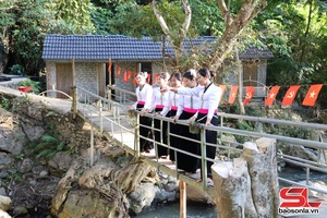 'Phụ nữ Mường Chiên chung tay xây dựng NTM