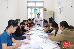 'Quan tâm "giữ chân" y tế bản