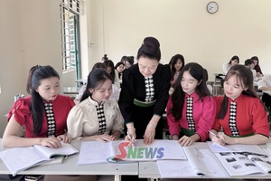 'Miệt mài “gieo chữ”, giữ cội nguồn dân tộc Thái