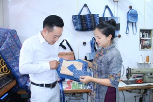 “Thổi hồn” cho thổ cẩm, tạo sức sống bền vững cùng thời đại
