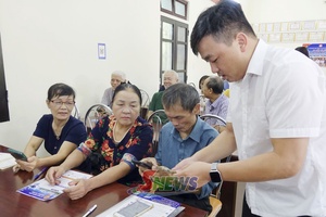 'Đẩy nhanh tiến độ số hóa hồ sơ đảng viên