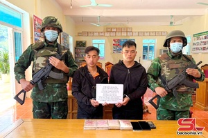 'Bắt 2 đối tượng vận chuyển trái phép chất ma túy