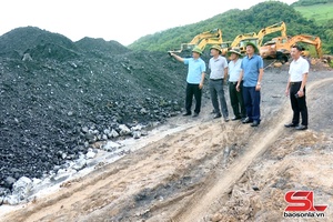'Đồng chí Phó Chủ tịch UBND tỉnh Sơn La kiểm tra công tác quản lý nhà nước về khoáng sản tại xã Yên Châu, Lóng Phiêng