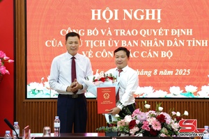 'Hội nghị công bố và trao quyết định bổ nhiệm Trưởng Ban Quản lý các khu công nghiệp tỉnh 
