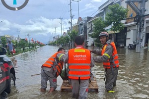 'Viettel đồng hành với người dân vùng thiên tai