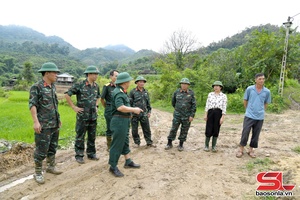 ' Đẩy nhanh tiến độ thi công nhà ở cho nhân dân vùng lũ