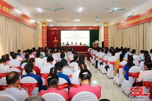 Cử tri xã Mường Giôn bày tỏ tín nhiệm đối với các ứng cử viên