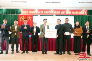 'Cử tri xã Phiêng Pằn gửi gắm nhiều kiến nghị tới các ứng cử viên HĐND tỉnh