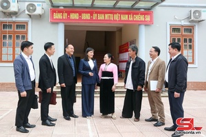 'Cử tri quan tâm phát triển hạ tầng giao thông tại xã khó khăn