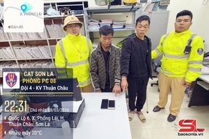 'Tổ Cảnh sát giao thông khu vực Thuận Châu bắt giữ 2 vụ tàng trữ trái phép chất ma túy