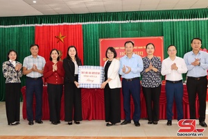 Cử tri xã Tà Hộc kiến nghị các đại biểu HĐND tỉnh quan tâm đầu tư hạ tầng giao thông, giáo dục