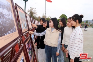 'Triển lãm ảnh “Ngày hội non sông”