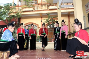 'Độc đáo trò chơi tó mák lẹ của đồng bào Thái