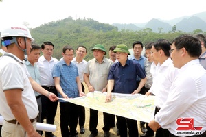'Đồng chí Bí thư Tỉnh ủy kiểm tra một số dự án trọng điểm tại xã Vân Hồ và Tô Múa