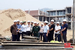 'Kiểm tra tiến độ xây dựng trường học các xã biên giới Chiềng Khoong, Mường Hung, Chiềng Khương