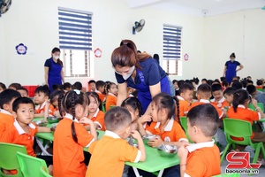 'Siết chặt quản lý chất lượng bữa ăn bán trú