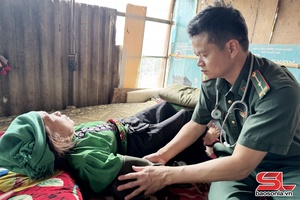 'Nghĩa tình quân dân y nơi biên giới Việt - Lào