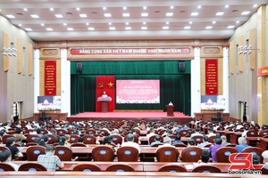 'Bế mạc lớp tập huấn nghiệp vụ công tác đảng, công tác chính quyền, công tác Mặt trận Tổ quốc