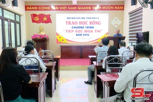 'Hội Khuyến học tỉnh trao học bổng “Tiếp sức mùa thi” năm 2026
