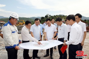 Giám sát việc đầu tư xây dựng trường học cho các xã biên giới