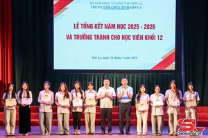 'Lễ tổng kết năm học 2025-2026 và trưởng thành cho học viên khối 12
