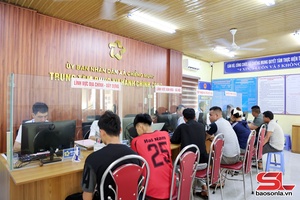 'Chiềng Mung tập trung giải quyết thủ tục hành chính