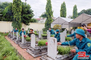 'Lấy mẫu xác định danh tính hài cốt liệt sĩ tại Nghĩa trang liệt sĩ xã Mai Sơn