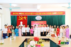'Chi bộ Trường Tiểu học, THCS, THPT Chu Văn An tổ chức Lễ kết nạp đảng viên