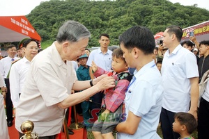 'Phóng sự ảnh: Tổng Bí thư, Chủ tịch nước Tô Lâm với nhân dân các dân tộc tỉnh Sơn La