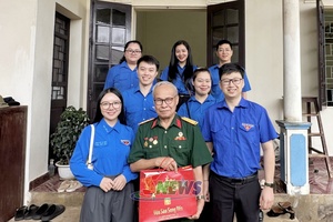'Thăm hỏi, tặng quà thương binh nhân kỷ niệm 79 năm Ngày thương binh, liệt sĩ