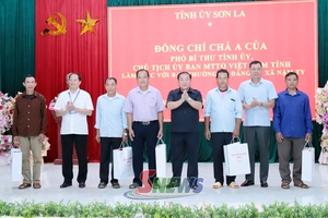 Đồng chí Phó Bí thư Tỉnh ủy, Chủ tịch Ủy ban MTTQ Việt Nam tỉnh, làm việc với xã Nậm Ty