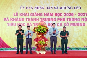 'Khánh thành công trình trường học và khai giảng năm học mới tại xã biên giới Mường Lèo