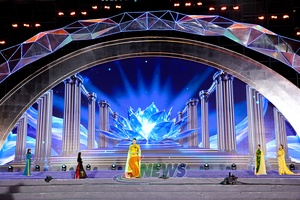 'Miss Galaxy Vietnam 2026: Thí sinh duyên dáng trong phần thi áo dài