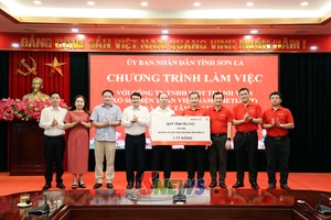 Vietlott và Quỹ Tâm Tài Việt trao 1 tỷ đồng hỗ trợ an sinh xã hội tại Sơn La