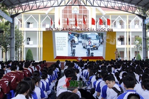 'Hướng dẫn kỹ năng lái xe mô tô, xe gắn máy an toàn cho học sinh
