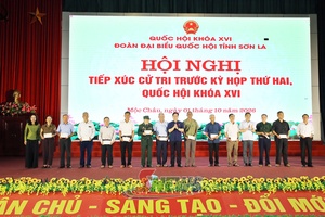 Đoàn đại biểu Quốc hội tỉnh Sơn La tiếp xúc cử tri trước Kỳ họp thứ hai, Quốc hội khóa XVI