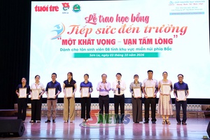 '120 tân sinh viên được nhận học bổng “Tiếp sức đến trường”