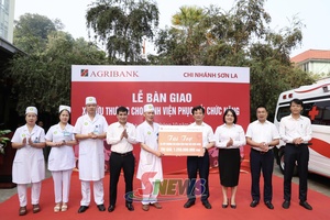 'Agribank Chi nhánh Sơn La bàn giao xe cứu thương cho Bệnh viện Phục hồi chức năng tỉnh
