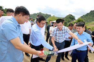 Kiểm tra tiến độ thực hiện Dự án cao tốc Hòa Bình - Mộc Châu, Dự án CT.03 và một số dự án thu hút đầu tư