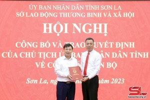 Hội nghị công bố Quyết định của Chủ tịch UBND tỉnh về việc cán bộ nghỉ hưu 